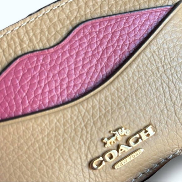 COACH 🪢 NIP!! Pink Lip Card Case - Picture 7 of 7